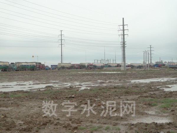 占地150亩，是鹿泉东方鼎新水泥有限公司在渤海新区化工产业园区投资的重点项目